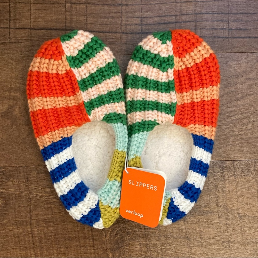 VERLOOP Slippers NWT Striped Knit Colorful Fleece Lined Size S / M Women’s 6-8